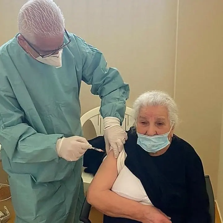 Covid, a Morano completati i vaccini agli over 80: tra loro 2 signore centenarie