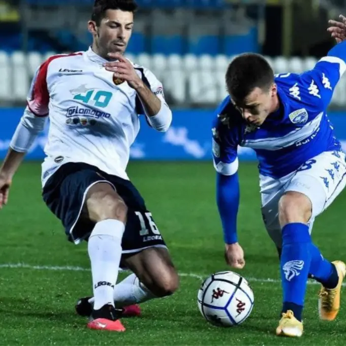 Serie B, ribaltone incredibile: Brescia penalizzato e retrocesso, Sampdoria ai playout contro la Salernitana\n