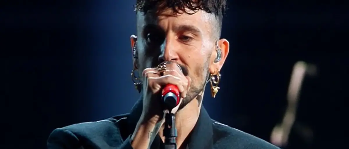 Sanremo, il cosentino Aiello sul palco dell'Ariston: testo e significato di «Ora»
