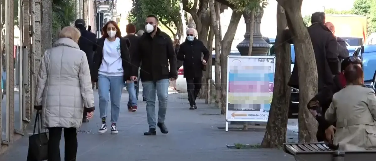 Il Covid non allenta la presa, anche la Calabria rischia la zona arancione e una nuova stretta