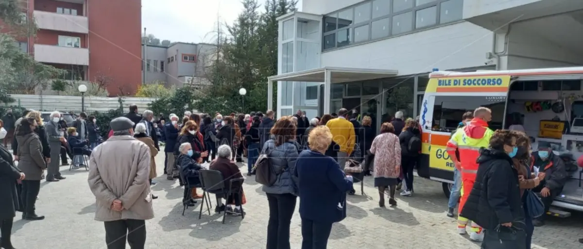 Rende, i vaccini vengono consegnati in ritardo e salta la lista degli appuntamenti