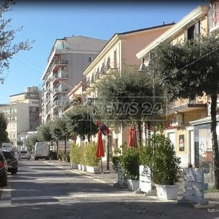 Covid Crotone, nel weekend lungomare chiuso alle auto e stop agli alcolici