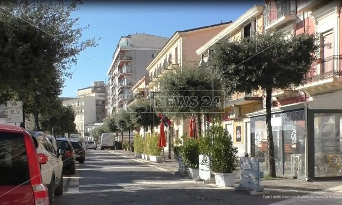 Covid Crotone, nel weekend lungomare chiuso alle auto e stop agli alcolici