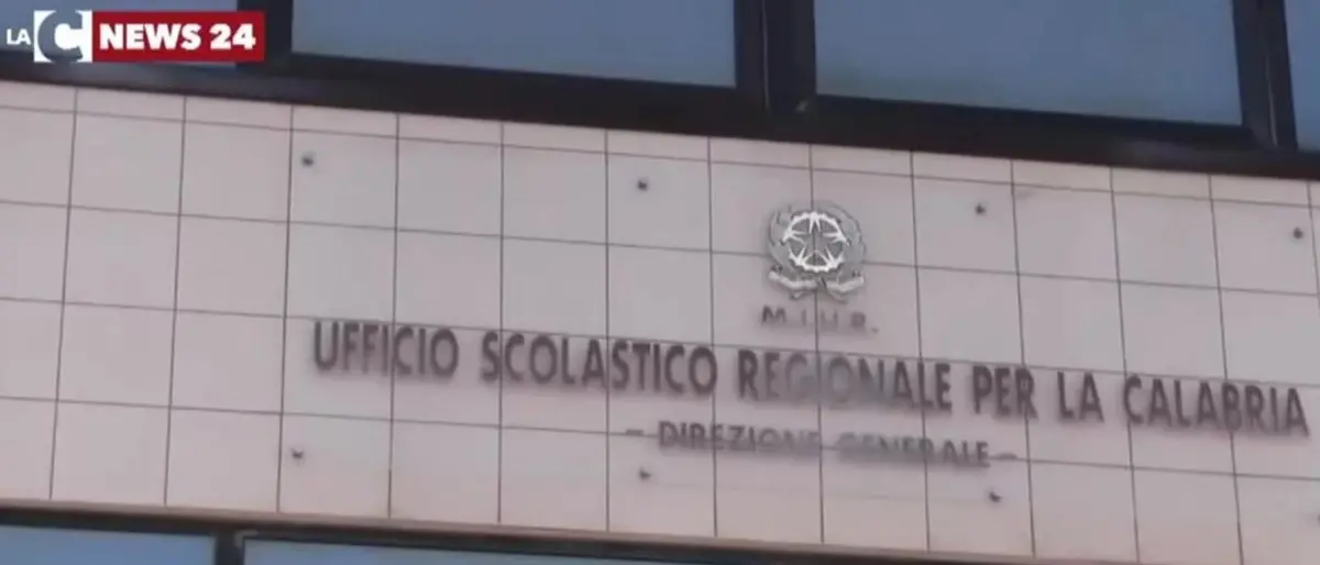 Inchiesta Diacono, dirigente Ufficio scolastico regionale Calvosa sollevata da incarico