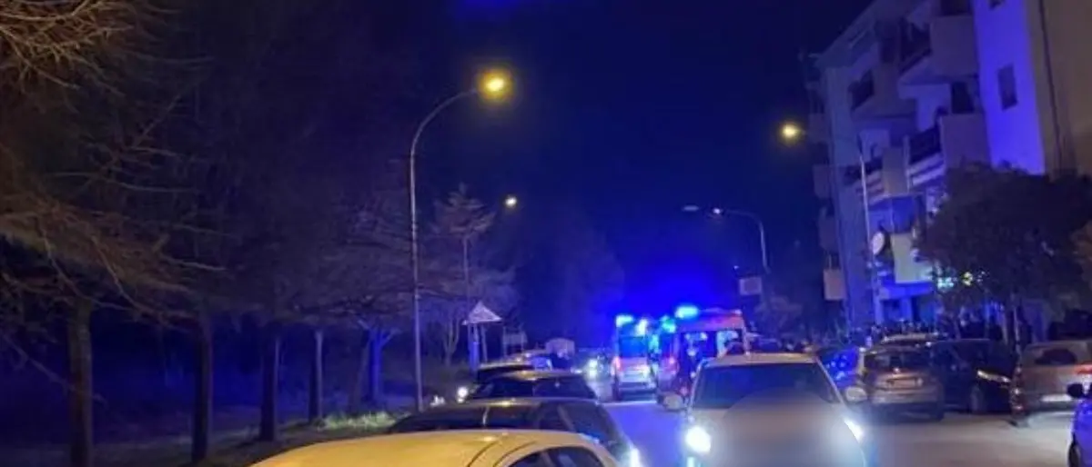 Corigliano, violento scontro tra moto e furgone: feriti due giovanissimi