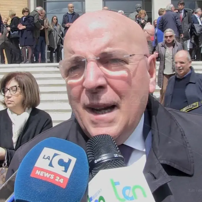 Pubblica amministrazione, Oliverio: «Necessarie assunzioni nei Comuni»