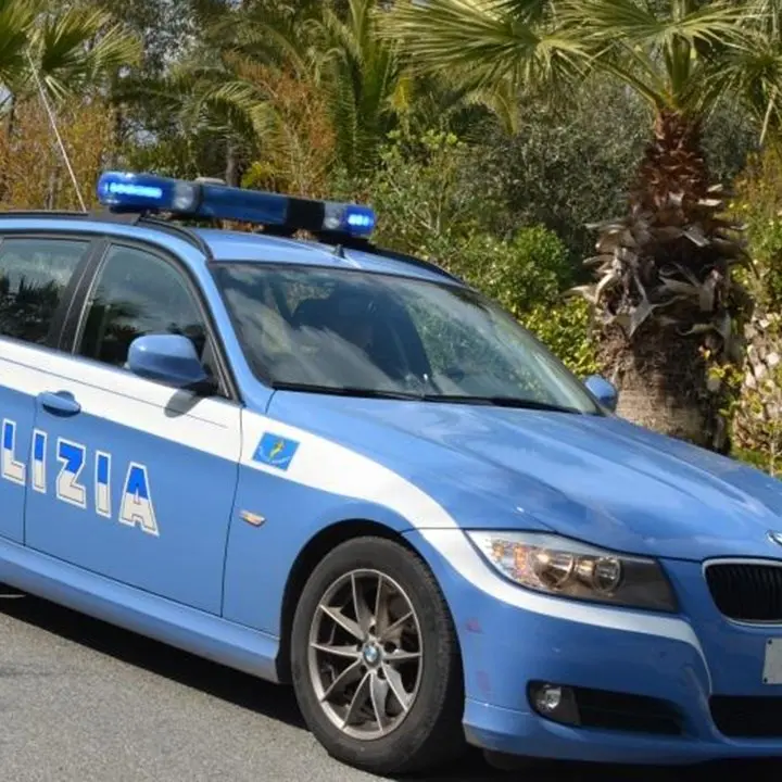 Festa in una associazione a Reggio Calabria, interviene la polizia
