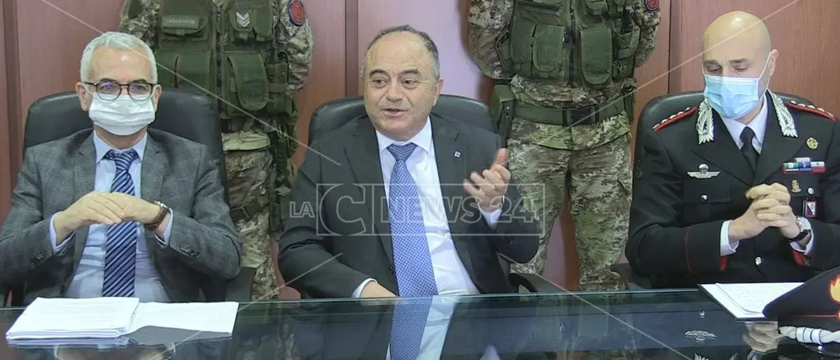 Arresti Katarion a Cetraro, Gratteri: «Traffico di droga gestito dal clan Muto per mantenere i detenuti»