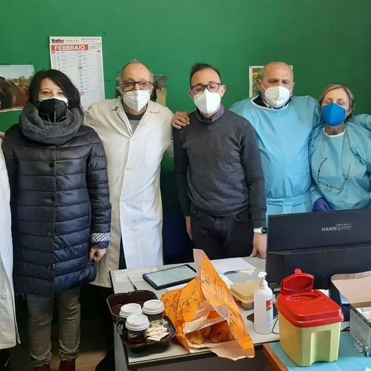 Covid, San Fili comune dei furbetti? Sindaco e maggioranza si sono vaccinati: «Dosi in più»