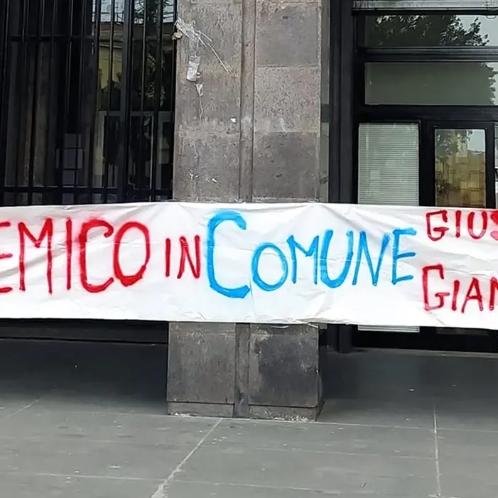 Cosenza, con la moto sulle barriere: è polemica sulle responsabilità dell'impatto fatale