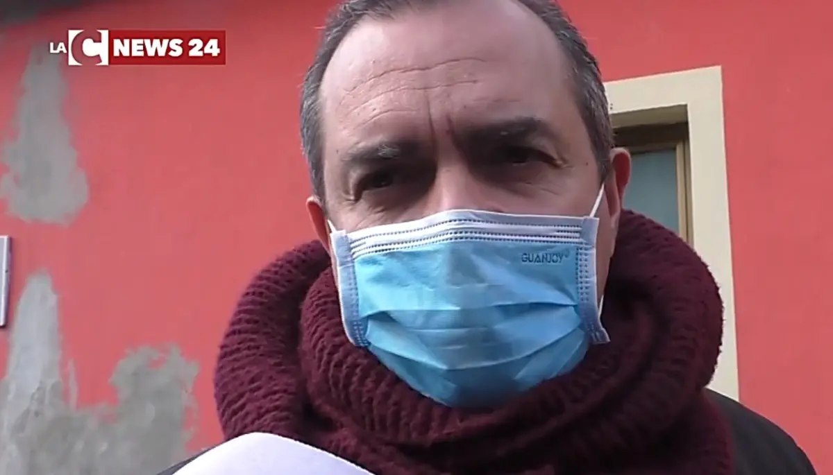 Vaccinazione Covid Calabria, De Magistris: «La grande vergogna»