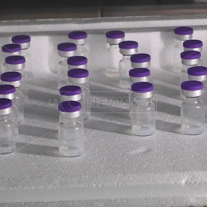 Covid, vaccini agli over 80 rinviati in tre comuni del Cosentino: «Dosi non ancora disponibili»