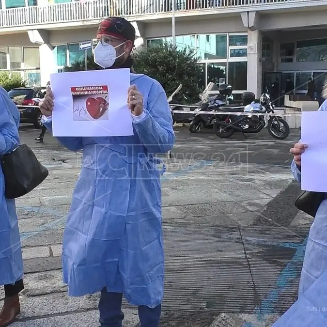 Sant'Anna hospital di Catanzaro, il commissario Longo firma l'accreditamento