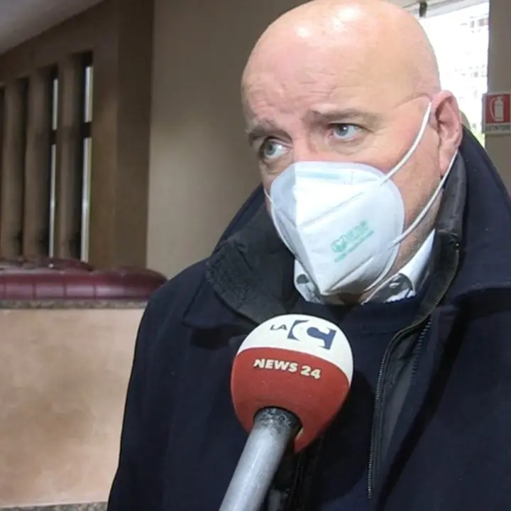 Vaccini in Calabria, Oliverio: «Fase delicata, serve un cambio di rotta non polemiche»