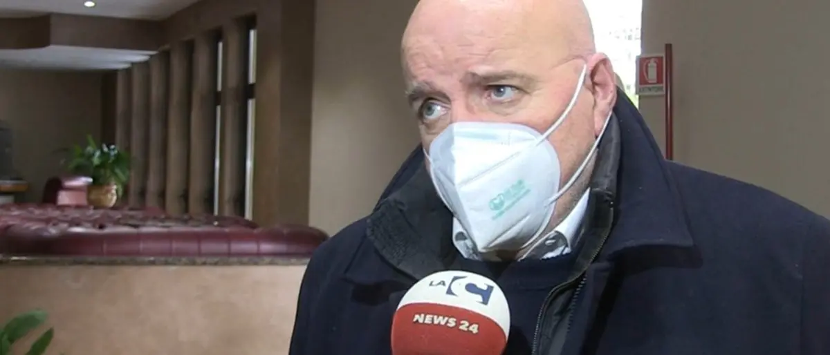 Vaccini in Calabria, Oliverio: «Fase delicata, serve un cambio di rotta non polemiche»