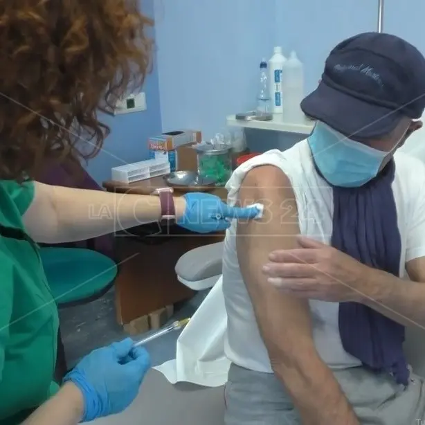 Catanzaro, ritardi nelle vaccinazioni: un comitato presenta esposto in procura