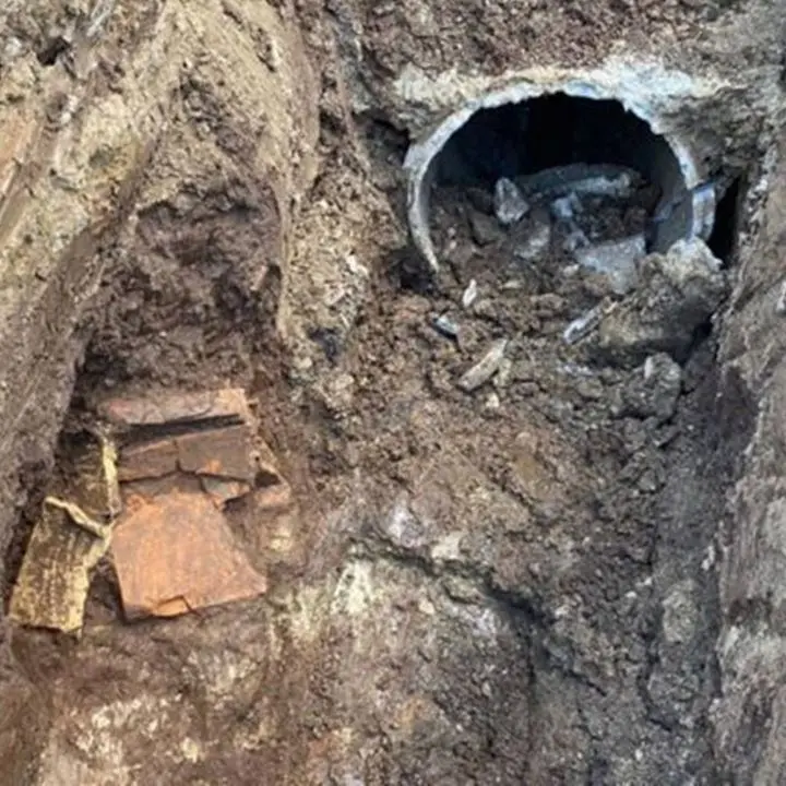 Vibo, rinvenuta una tomba di epoca romana durante lavori in via Santa Ruba