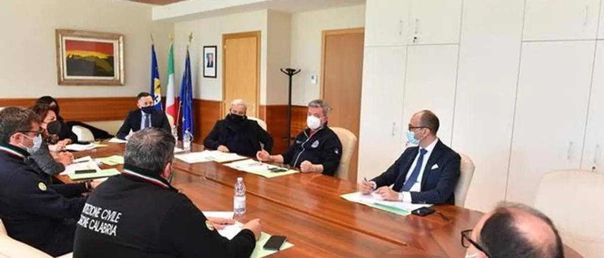 AstraZeneca, l'Unità di crisi regionale: «Oltre 5mila i vaccinati con dosi del lotto ritirato»