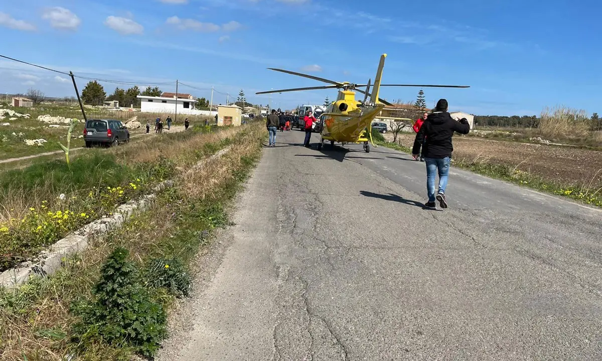 Incidente stradale a Isola Capo Rizzuto: auto investe 4 pedoni