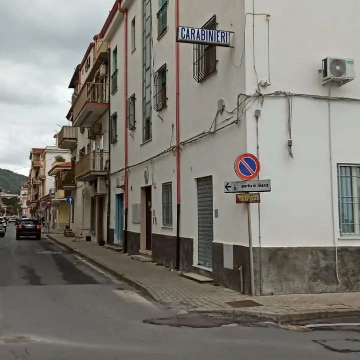 Spari contro l'auto di un carabiniere a Cetraro, la vicinanza delle istituzioni