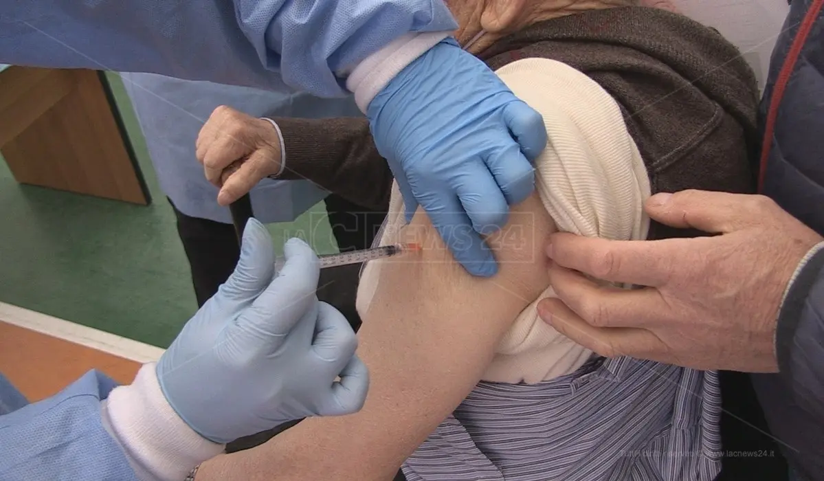 Vaccini Covid, pronta la piattaforma di Poste Italiane per le prenotazioni nel Cosentino