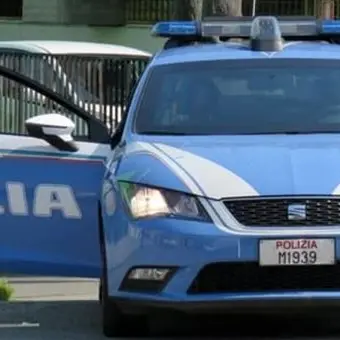 Caulonia, lasciano tre figli piccoli in casa da soli: denunciati coniugi