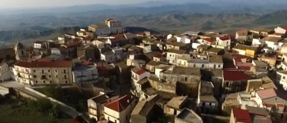 Strongoli, l'opposizione chiede Consiglio comunale straordinario su emergenza Covid