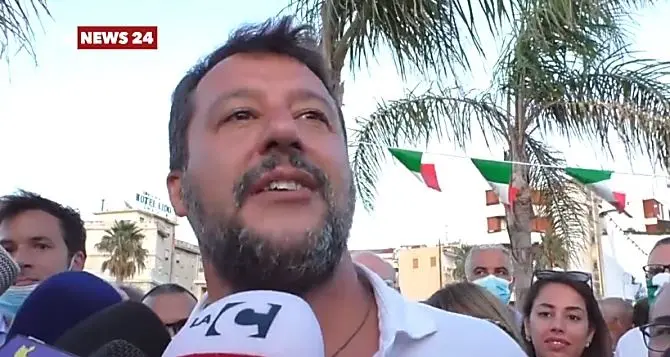 Salvini scuote il centrodestra calabrese: non conferma candidato di Fi e loda Spirlì