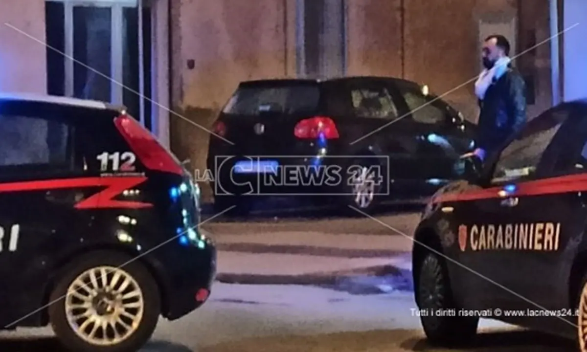 Intimidazione ai carabinieri di Cetraro, l'Arma invia rinforzi: in arrivo 26 militari