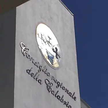 Regione, Aieta (Dp) propone di destinare le risorse dei gruppi consiliari al Banco alimentare
