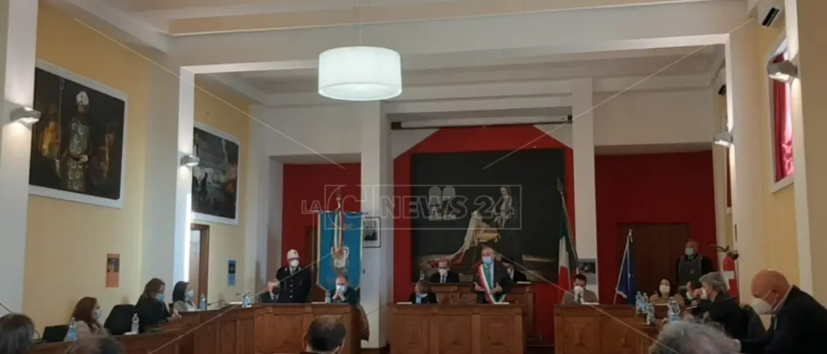 Intimidazione carabinieri a Cetraro, il sindaco: «La nuova caserma c’è, si renda operativa»