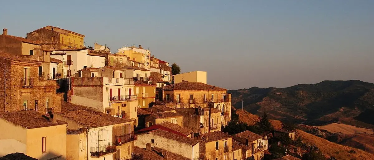 Covid, a Torretta di Crucoli alunno positivo: scuola aperta ma studenti restano a casa