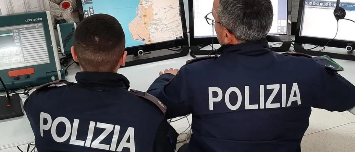 Reggio Calabria, calci e botte alla moglie incinta: arrestato 41enne