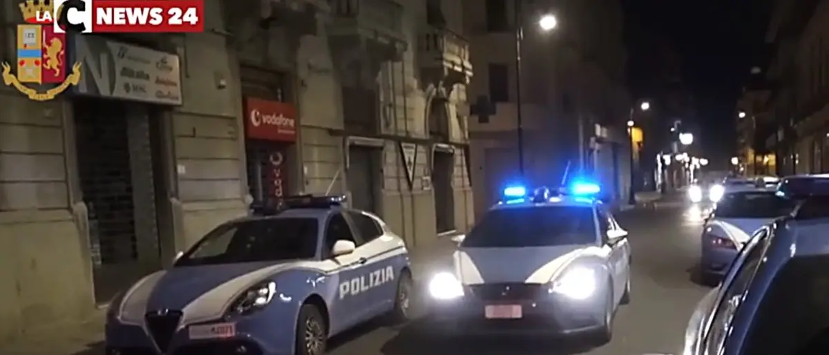 Reggio, positivo al Covid evade dai domiciliari e ruba un‘auto: arrestato