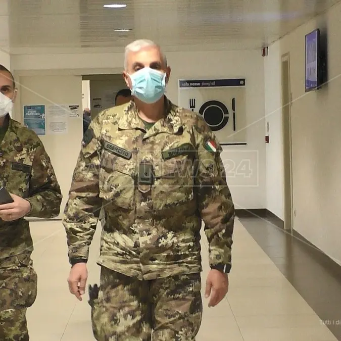 Vaccini Calabria, il team di Figliuolo al lavoro: si mira a centri hub per la somministrazione
