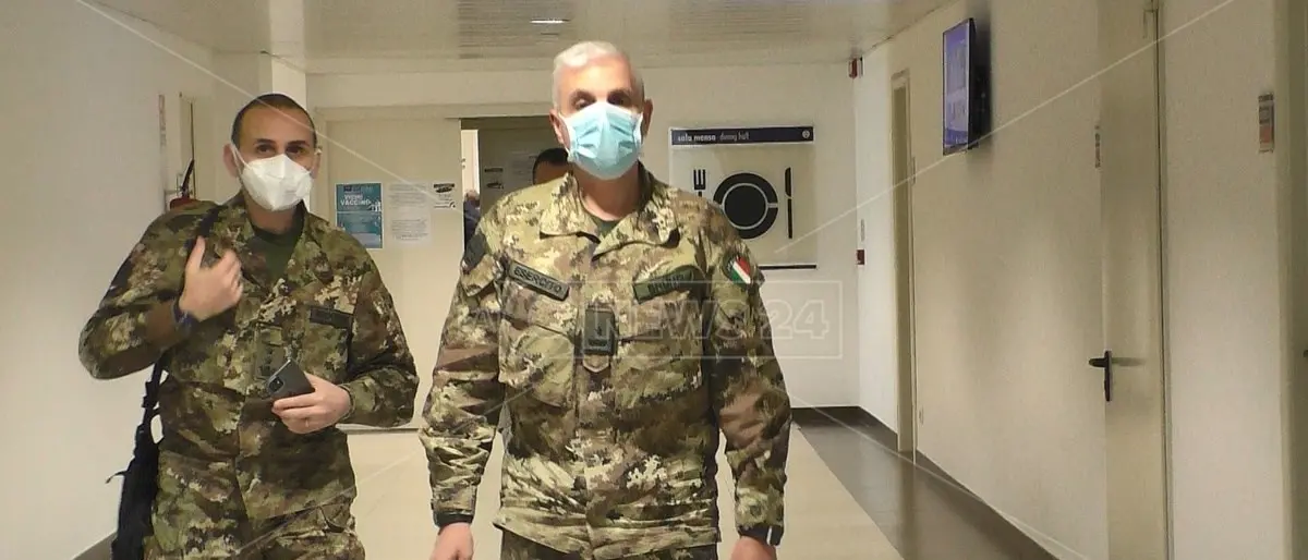 Vaccini Calabria, il team di Figliuolo al lavoro: si mira a centri hub per la somministrazione