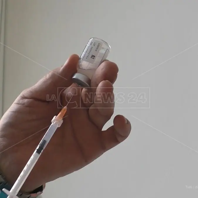 Reggio Calabria: vaccinata con Moderna, al richiamo le somministrano Pfizer