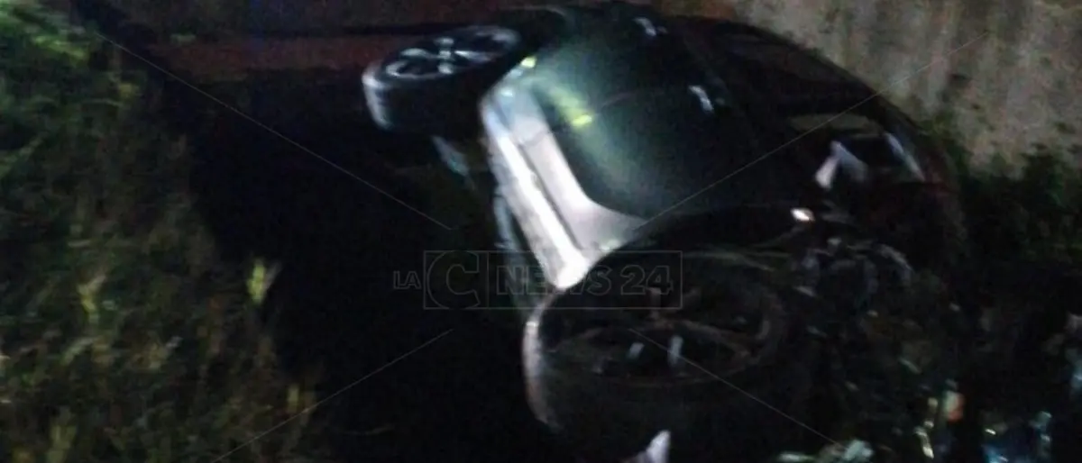 Corigliano Rossano, incidente stradale sulla statale 106: due i feriti