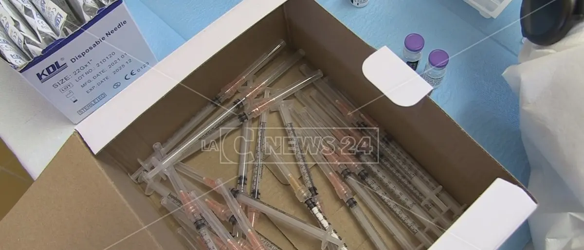 Vaccini Covid, in campo anche i farmacisti: «Daremo il nostro contributo per accelerare»