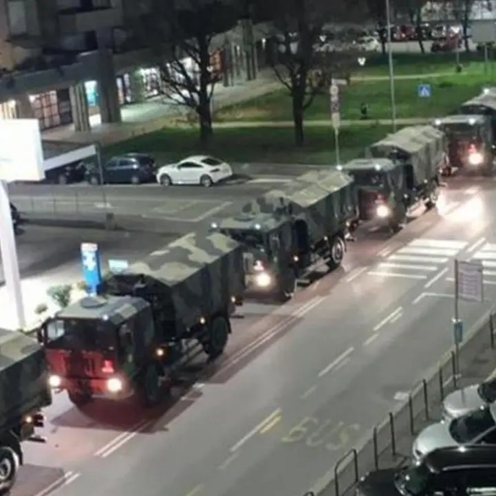 Prima giornata nazionale delle vittime di Covid, un anno fa la fila di bare a Bergamo