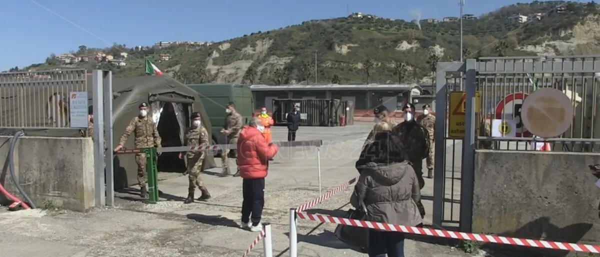 Covid Cosenza, riprese vaccinazioni con Astrazeneca all’ospedale militare