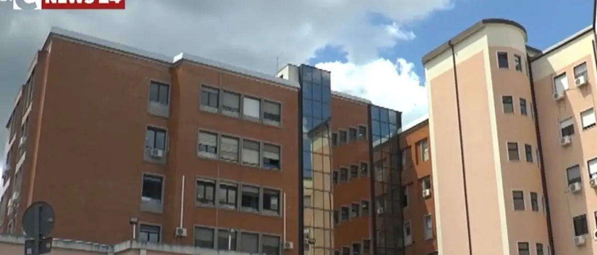 Corigliano Rossano, pazienti Covid in altri ospedali: mancano posti letto e personale