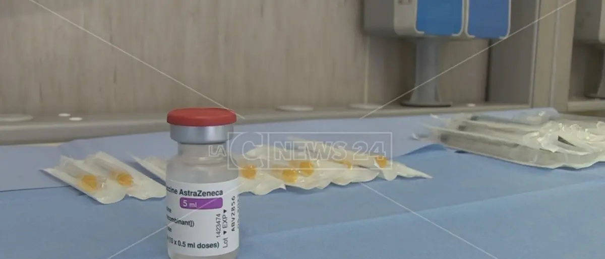 Covid, in arrivo in Calabria altre 5.400 dosi di vaccino AstraZeneca