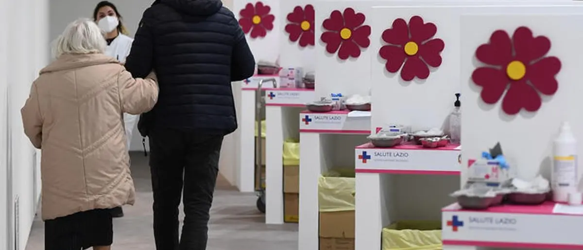 Vaccini Covid: in palestre e palazzetti 700 dosi al giorni e centri aperti 12 ore
