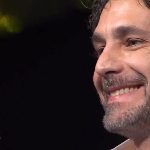 “Canzone segreta”, Raoul Bova travolto dalle emozioni ricordando la sua Roccella