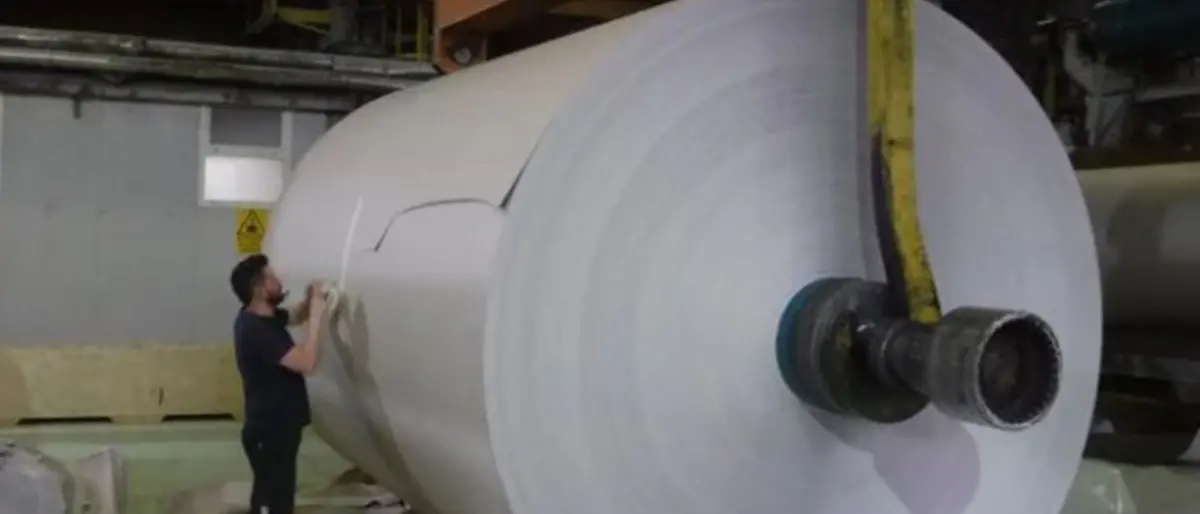 Allarme forniture carta e plastica: prezzi alle stelle, aziende in affanno e ritardi nelle consegne