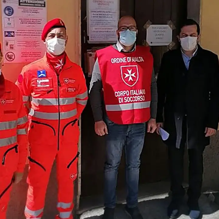 La solidarietà non si ferma, a Lamezia donate colombe pasquali alle persone in difficoltà