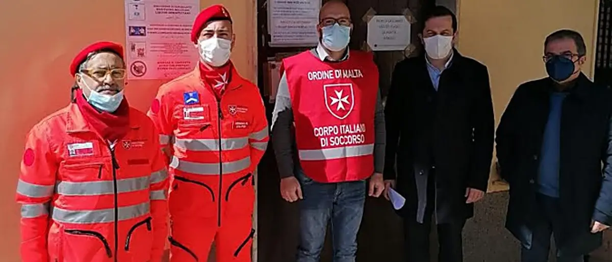 La solidarietà non si ferma, a Lamezia donate colombe pasquali alle persone in difficoltà