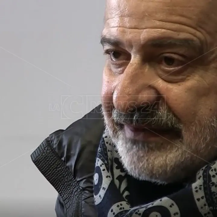 Vaccini in Calabria, Longo ammette il caos prenotazioni ma dà la colpa agli utenti