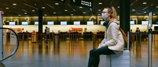 Viaggi all’estero, tampone e quarantena anche per chi rientra dai Paesi Ue